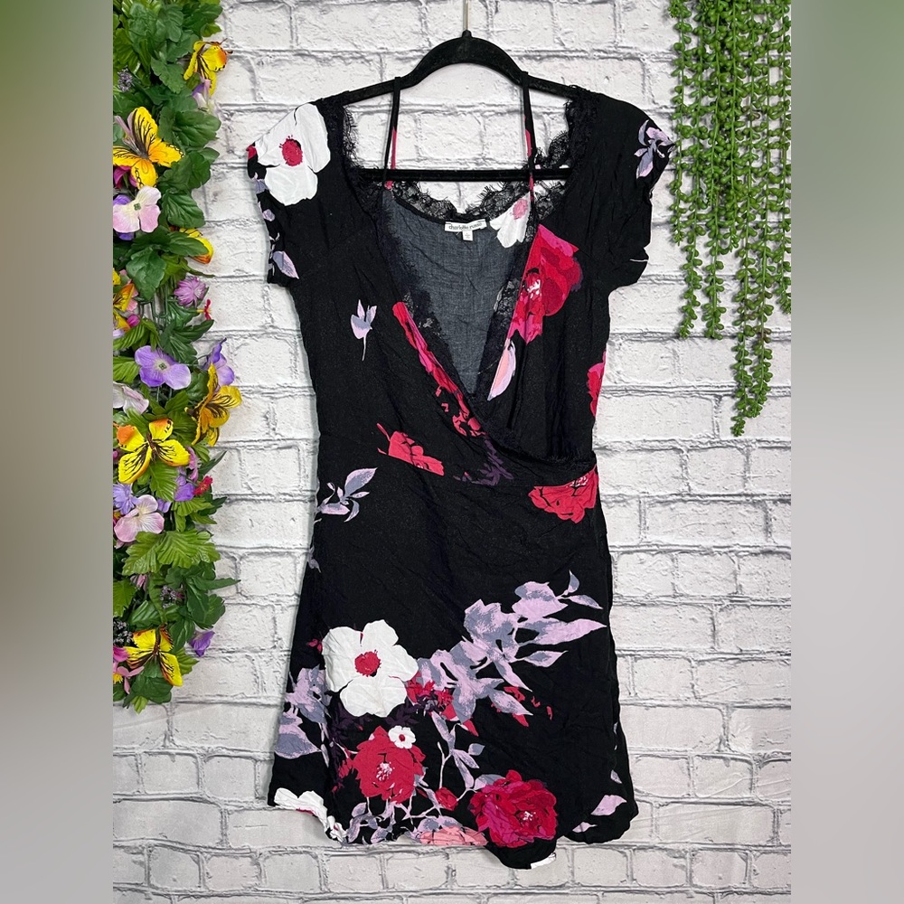 ~🌼3/$30🌼Charlotte Russe Floral Printed Wrap Mini DressSize Large